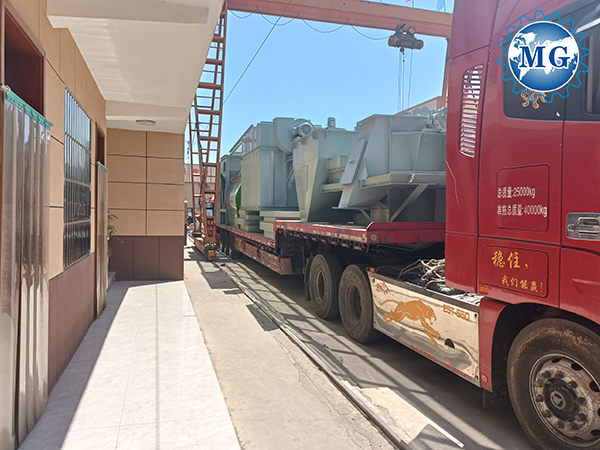 西安干粉砂漿設(shè)備裝車現(xiàn)場！